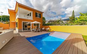 The Yellow House By Lovelystay